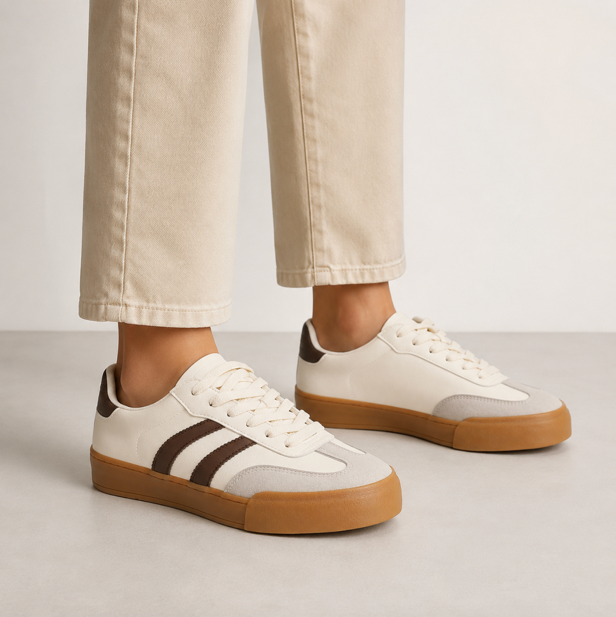 Men’s Flat Casual Sneakers – Lightweight Everyday Trainers with Modern Streetwear Style