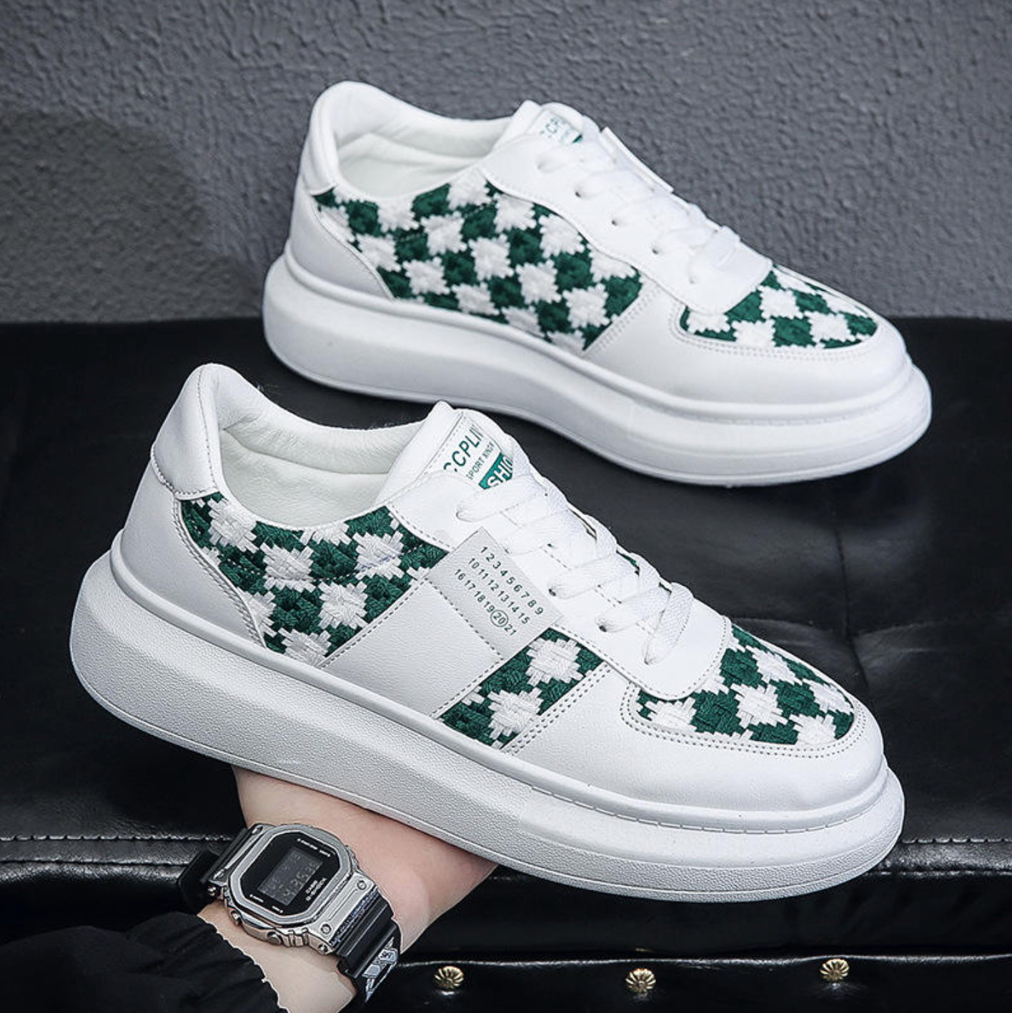 Light-Up Sneakers – Trendy LED Shoes with Stylish Illuminated Design for Kids & Adults